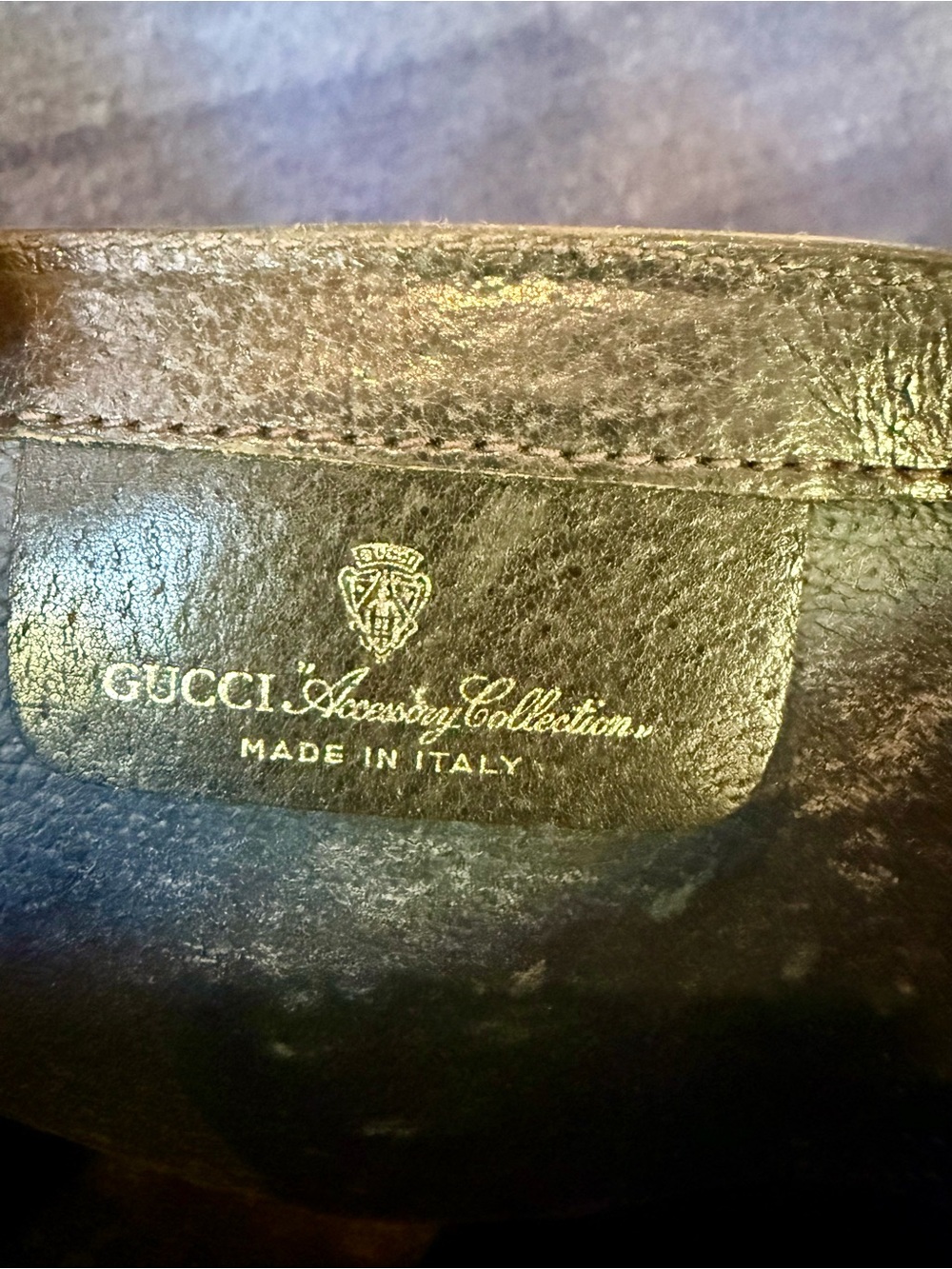 Gucci Black Leather Accessory with Gold Logo Stamp - Picture 2 of 2